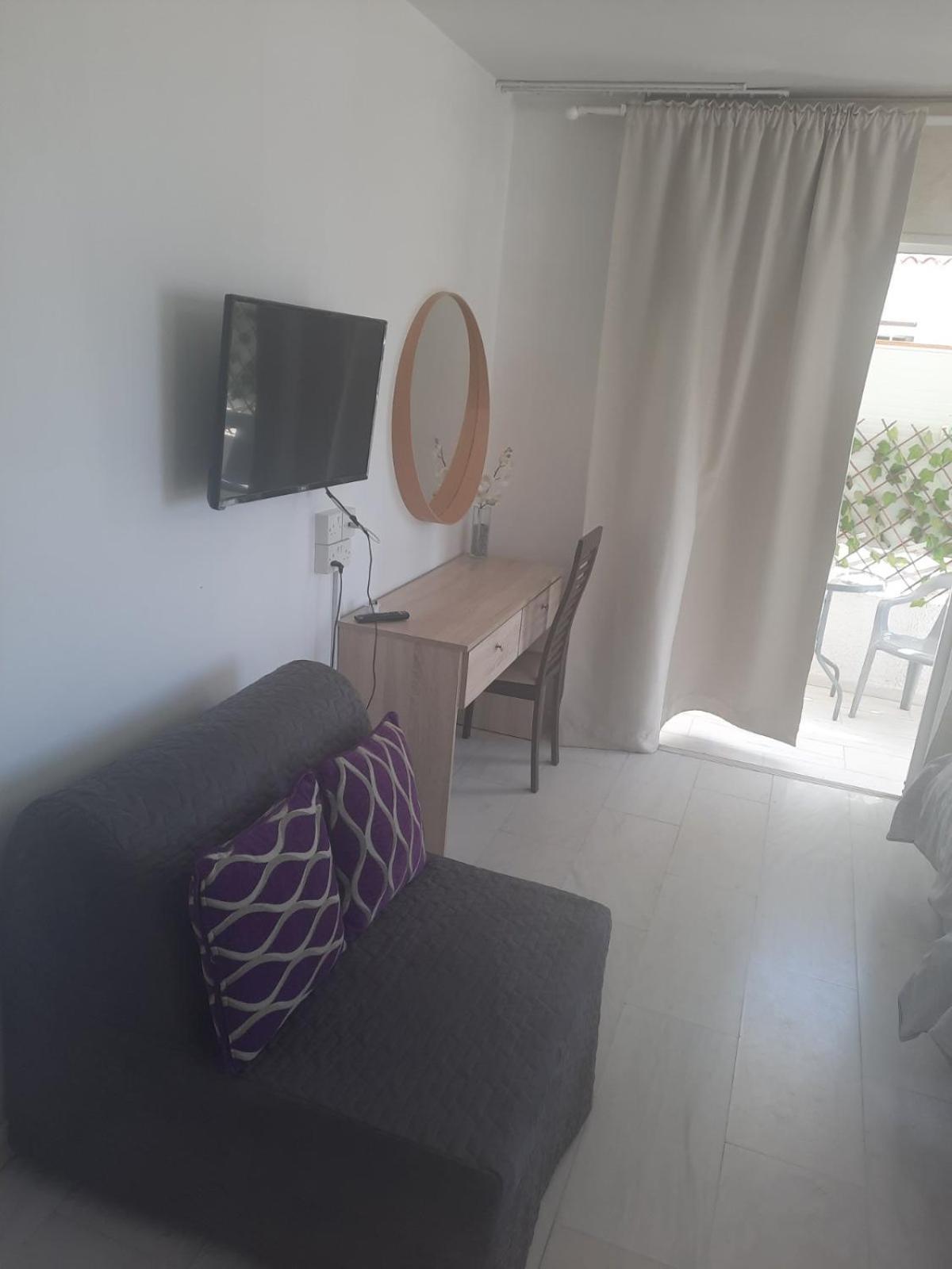 Myriama Apartments Aya Napa Oda fotoğraf